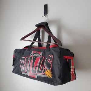 ❌SOLD❌ vintage Chicago Bulls duffle bag